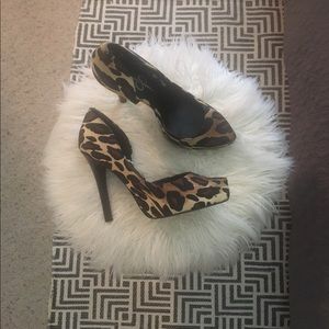 👠 Jessica Simpson Leopard print Heels